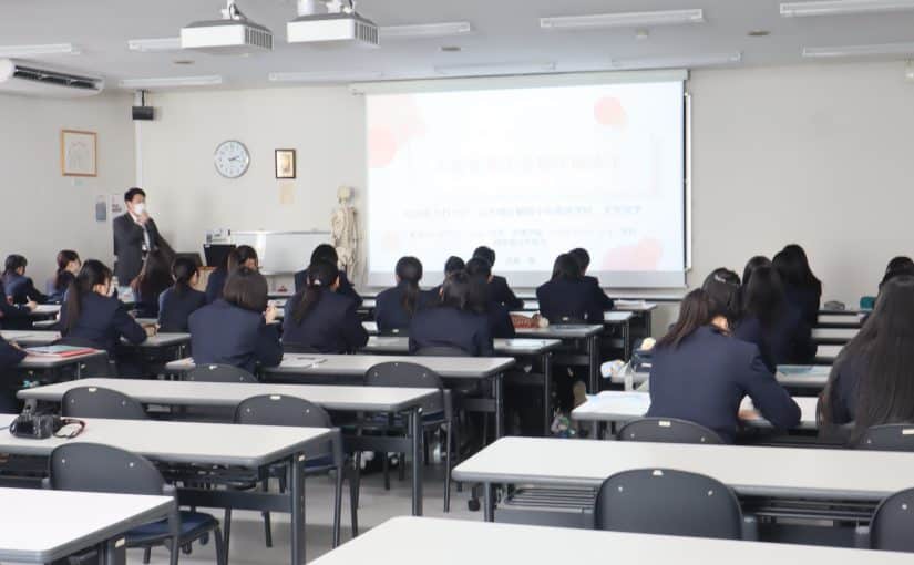 鶴岡中央高校　学内ガイダンスの様子です♪